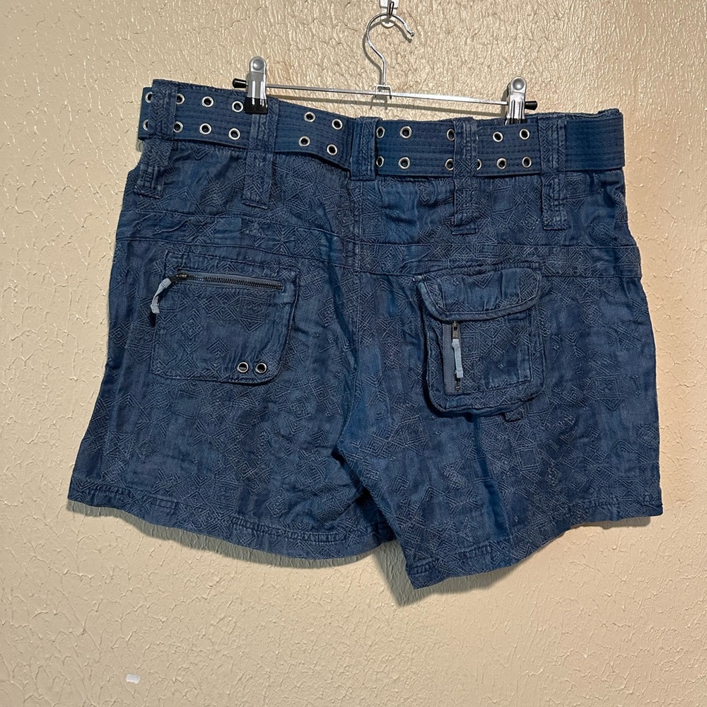Johhny Was Zuma Embroidered Cargo Denim Shorts with Belt Lyocell‎ Size 12 - Picture 4 of 10